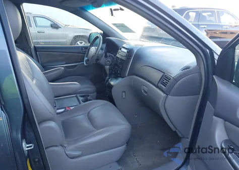 2010 Toyota Sienna Le from USA, damaged, VIN 5TDKK4CC6AS326531